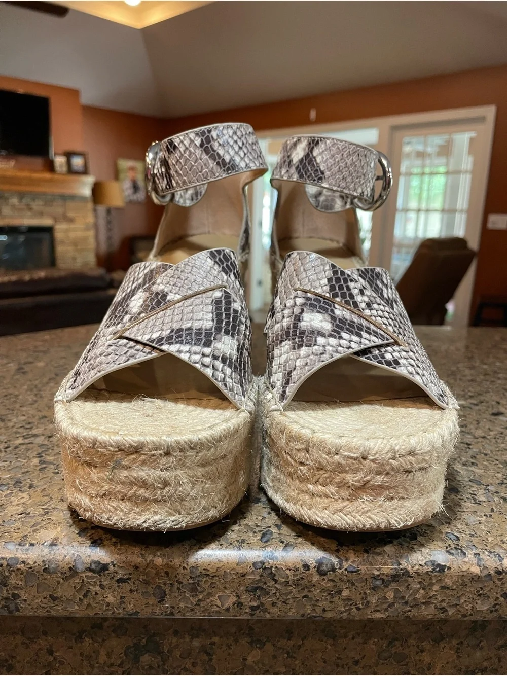 Marc Fisher LTD Amari Ankle Strap Espadrille Wedges Sz 8.5 Snake Print Leather